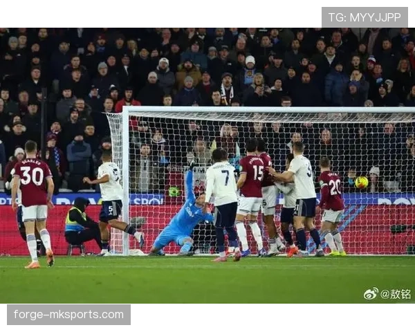 西汉姆本赛季英超表现低迷 竞争力持续下滑